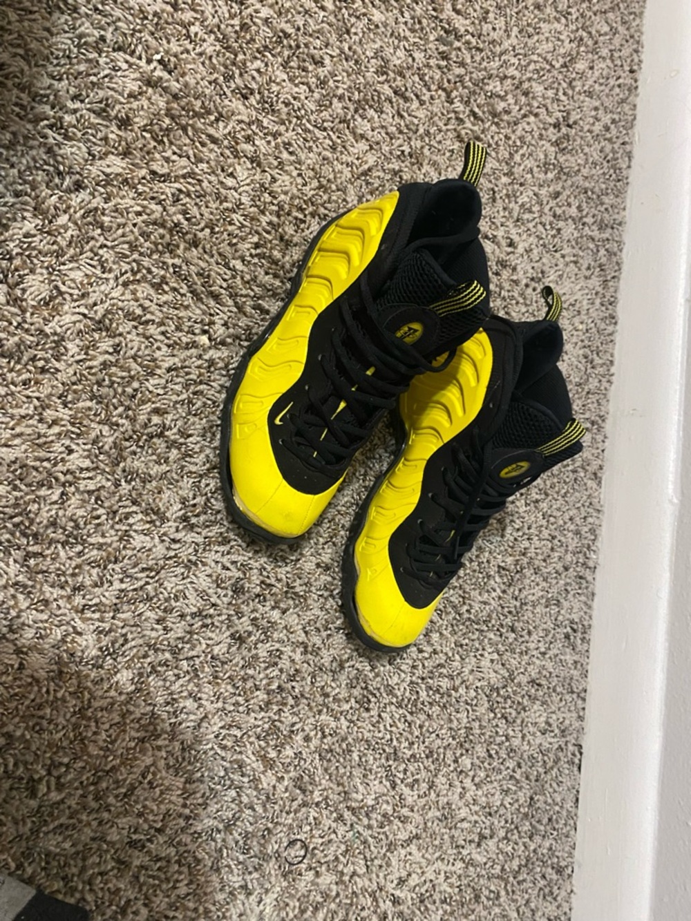Nike foamposites Kids Sneakers in Yellow and Black